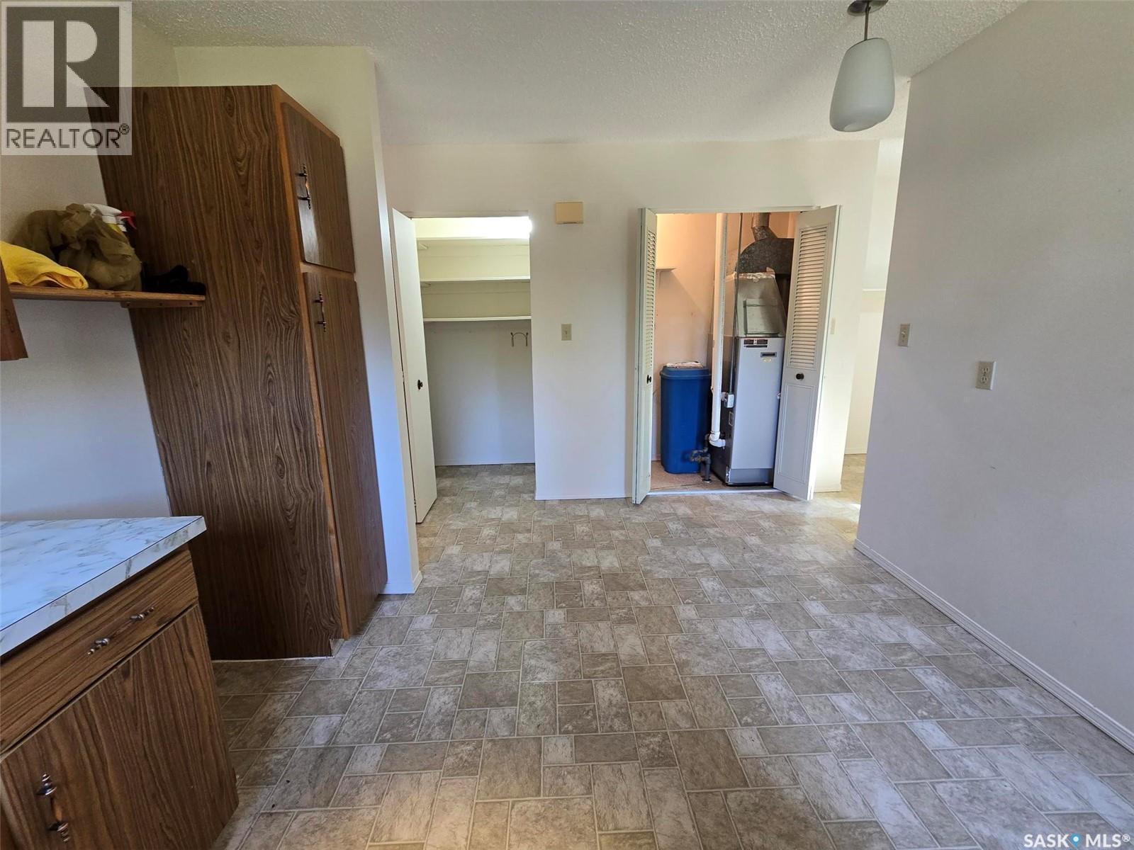 #413 415 CALGARY STREET - 21