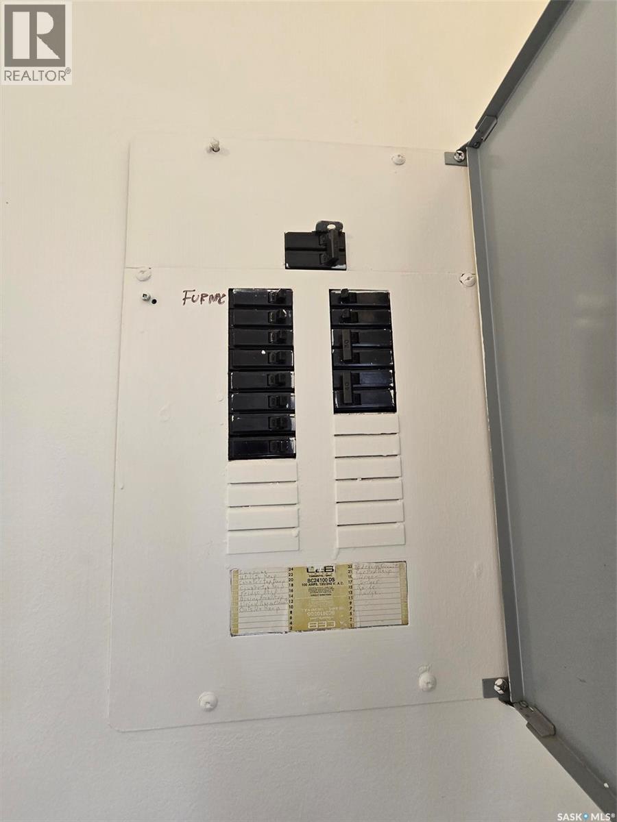 #413 415 CALGARY STREET - 26