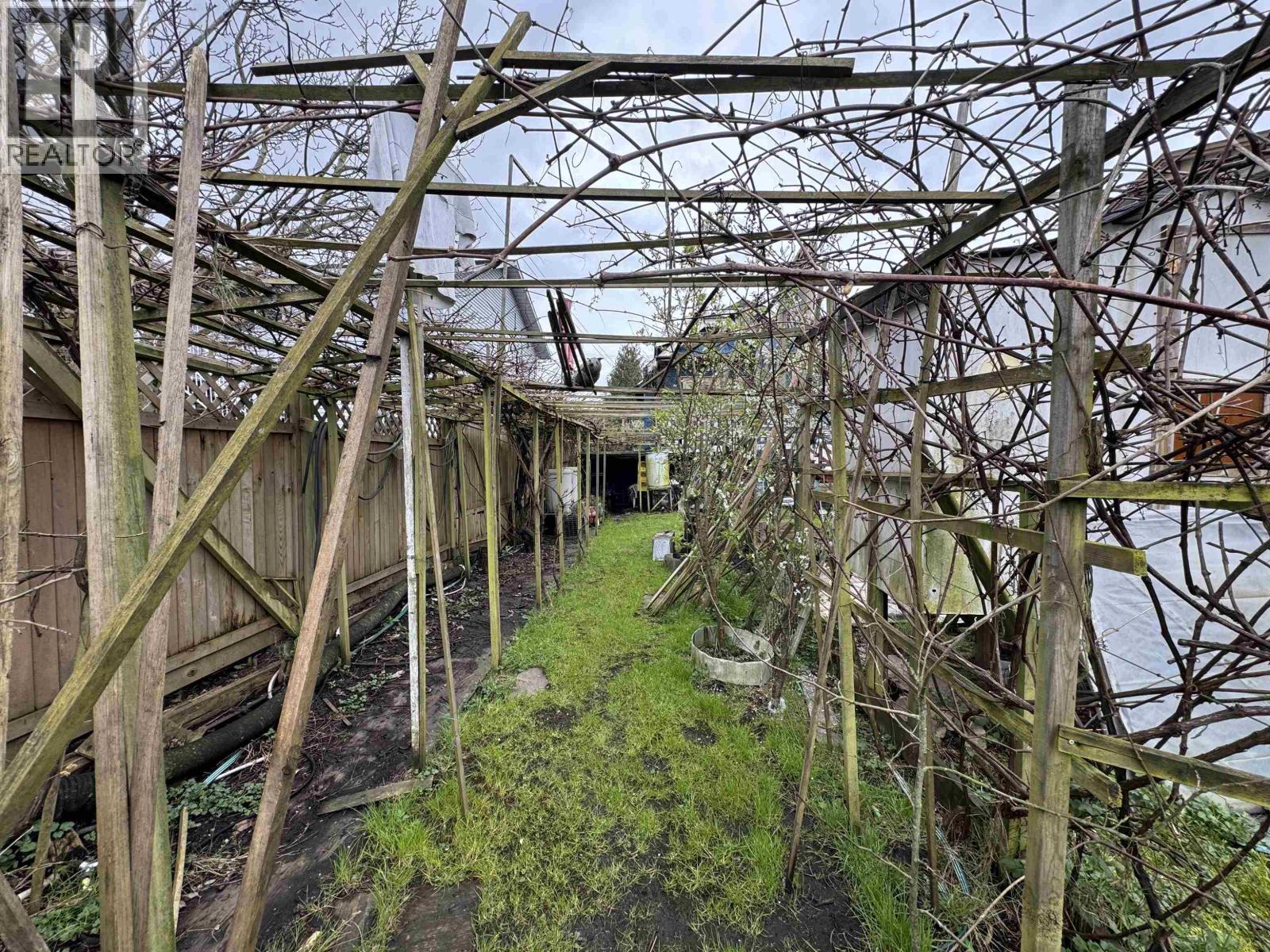 309 BOYNE STREET, New Westminster