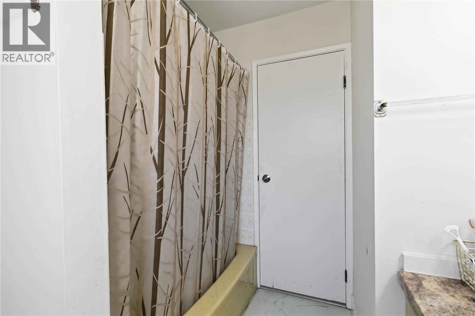 2940 Cedar Hill Rd, Victoria