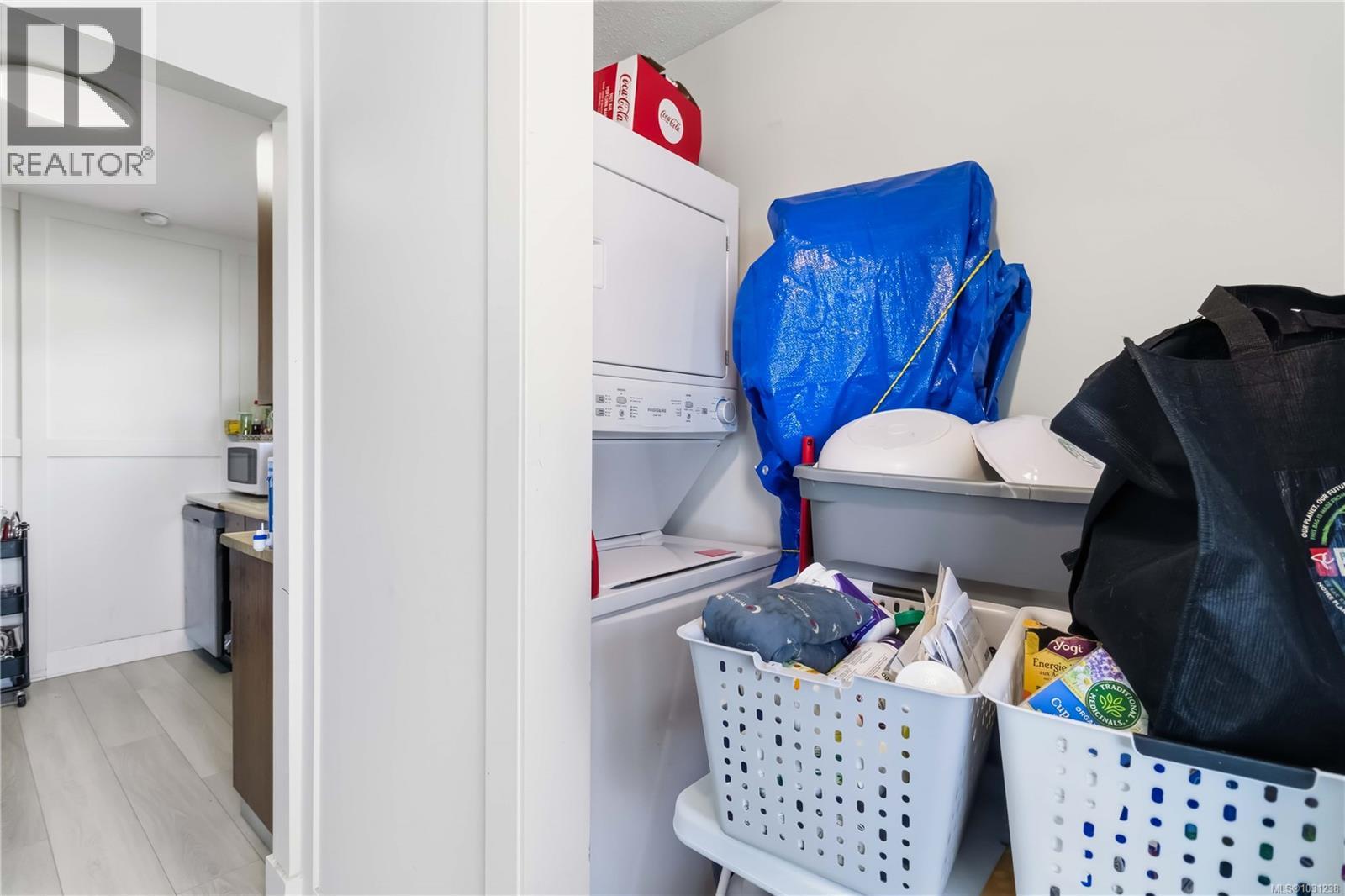 2940 Cedar Hill Rd, Victoria