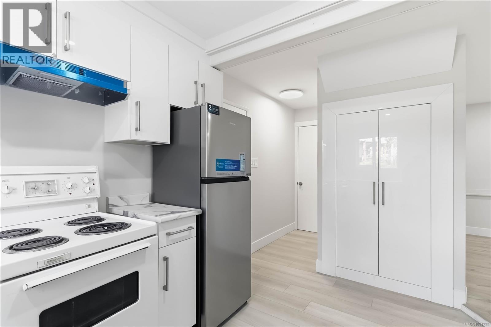 2940 Cedar Hill Rd, Victoria