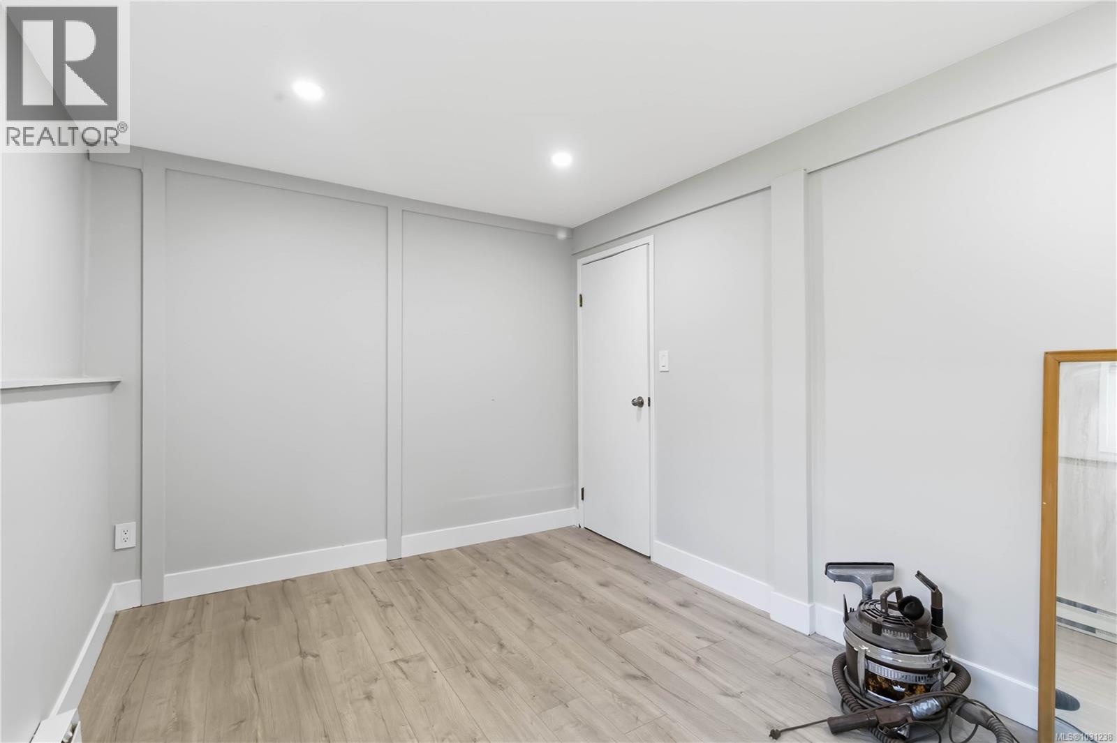 2940 Cedar Hill Rd, Victoria