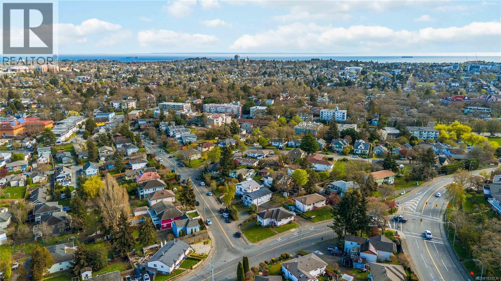 2940 Cedar Hill Rd, Victoria