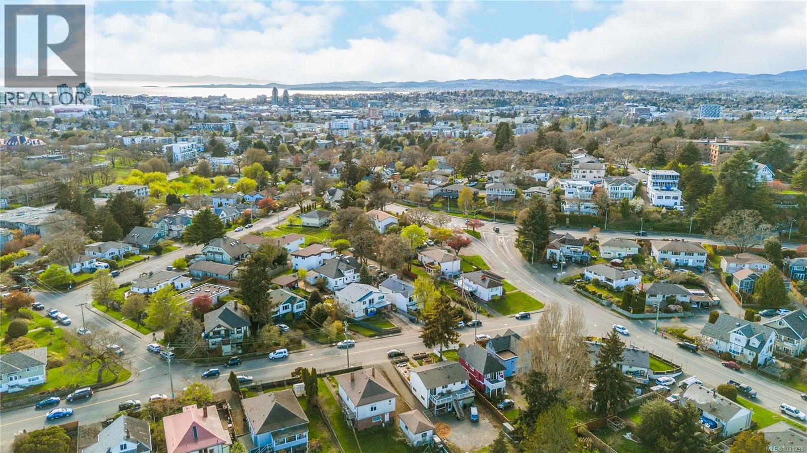 2940 Cedar Hill Rd, Victoria