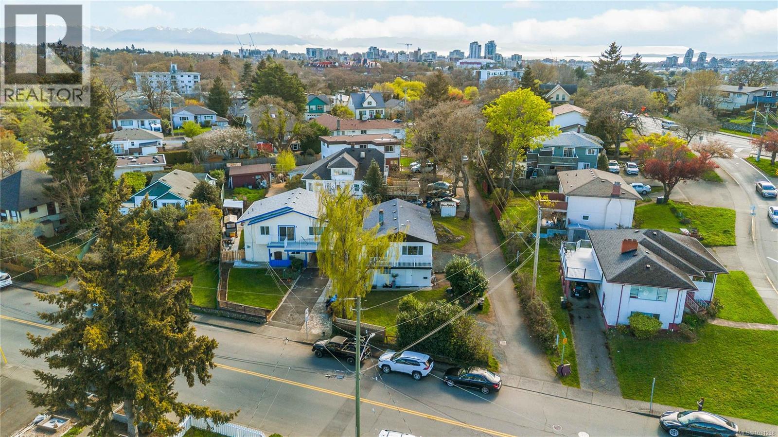 2940 Cedar Hill Rd, Victoria