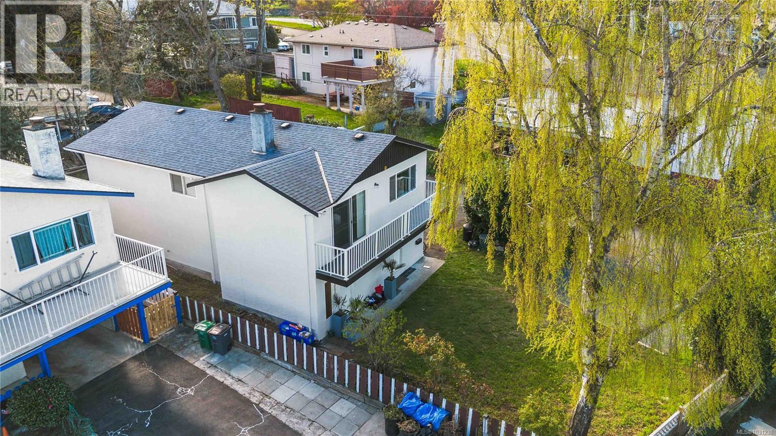 2940 Cedar Hill Rd, Victoria