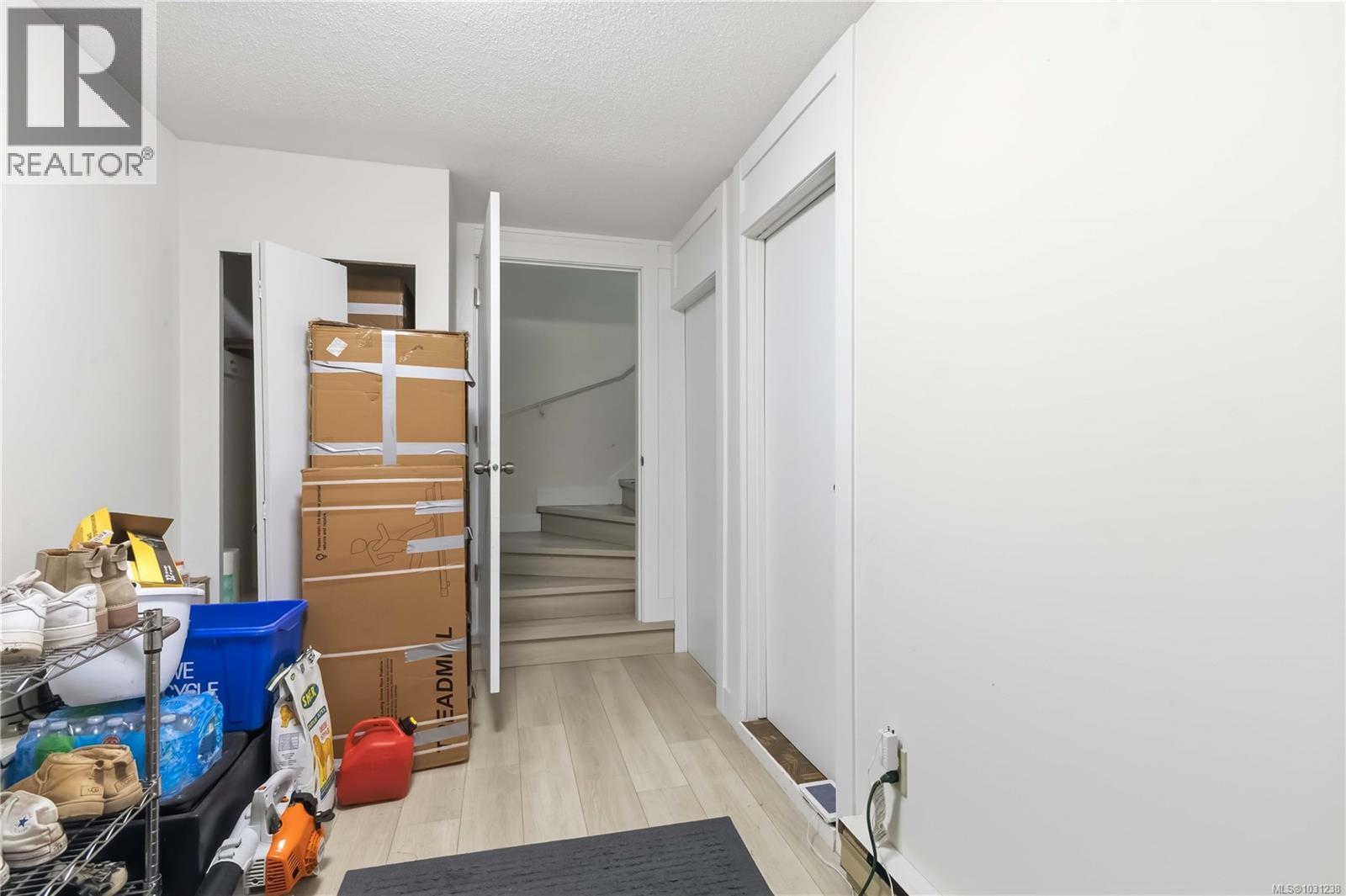 2940 Cedar Hill Rd, Victoria