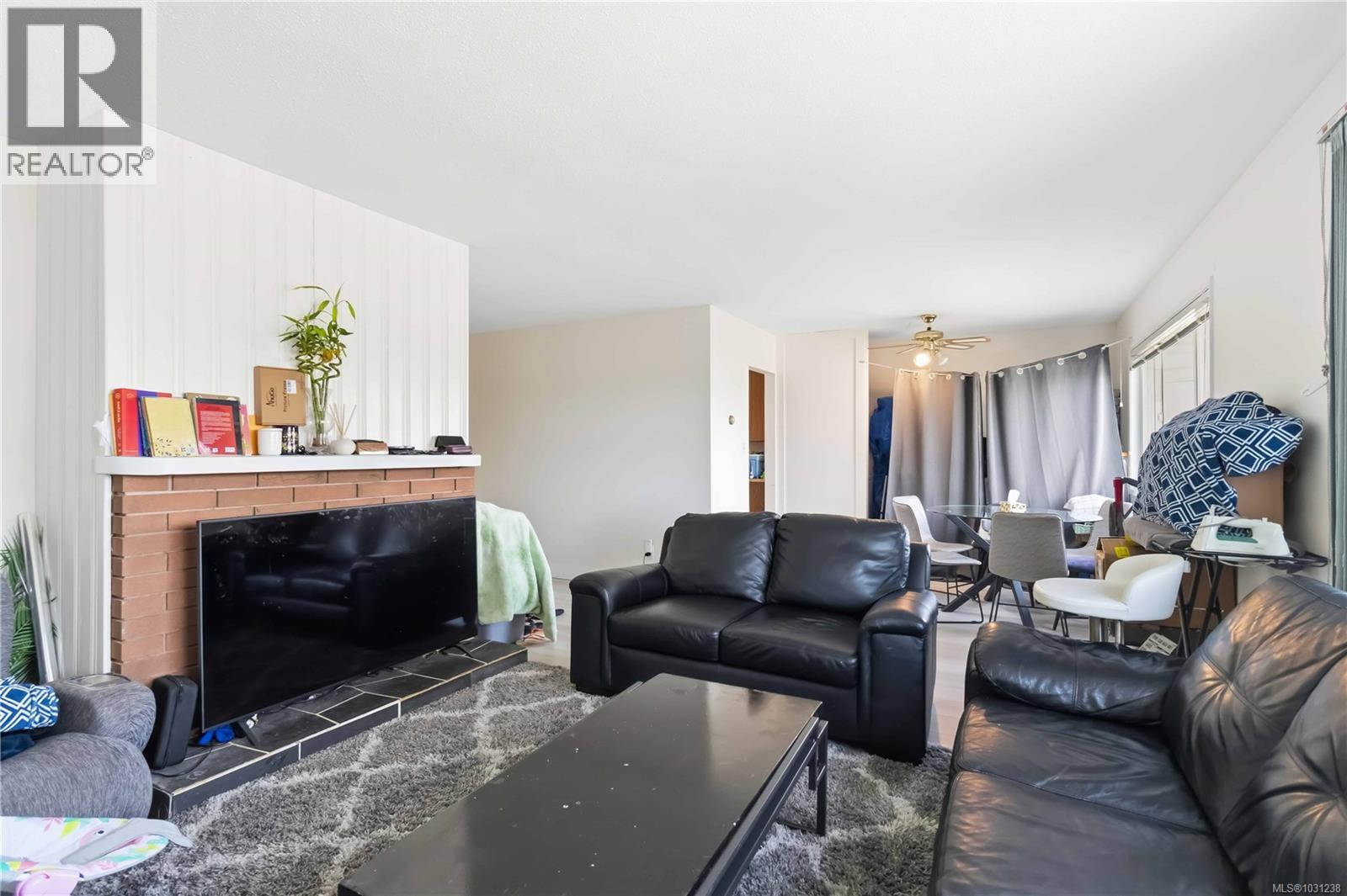 2940 Cedar Hill Rd, Victoria