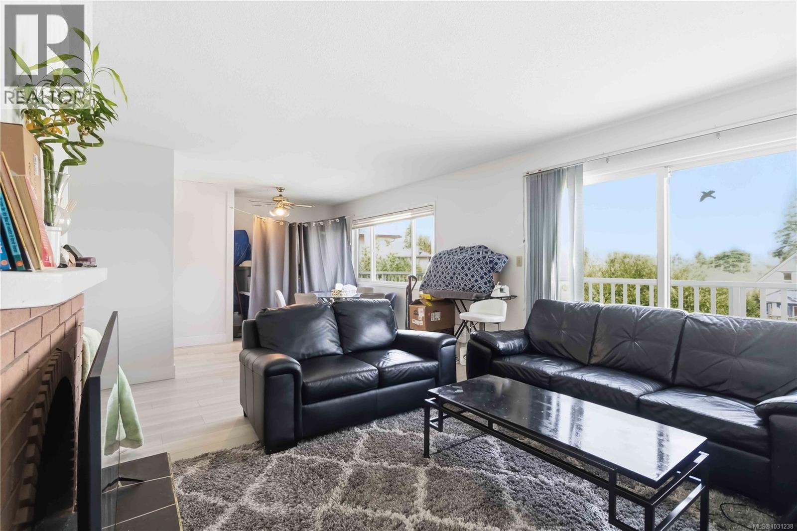 2940 Cedar Hill Rd, Victoria