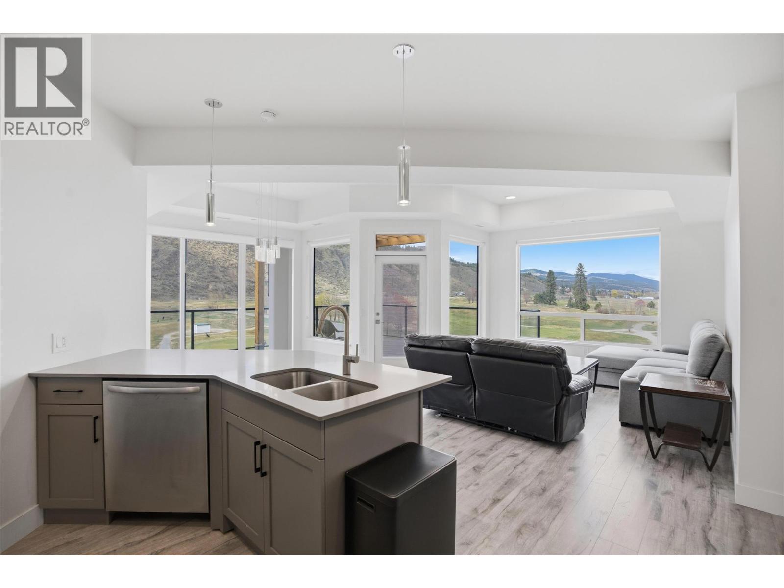 651 Dunes Drive Unit# 311, Kamloops