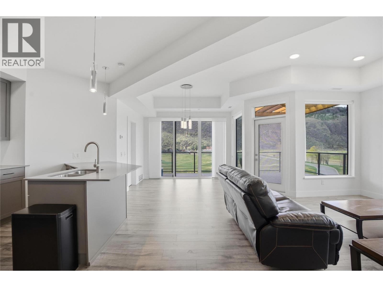 651 Dunes Drive Unit# 311, Kamloops