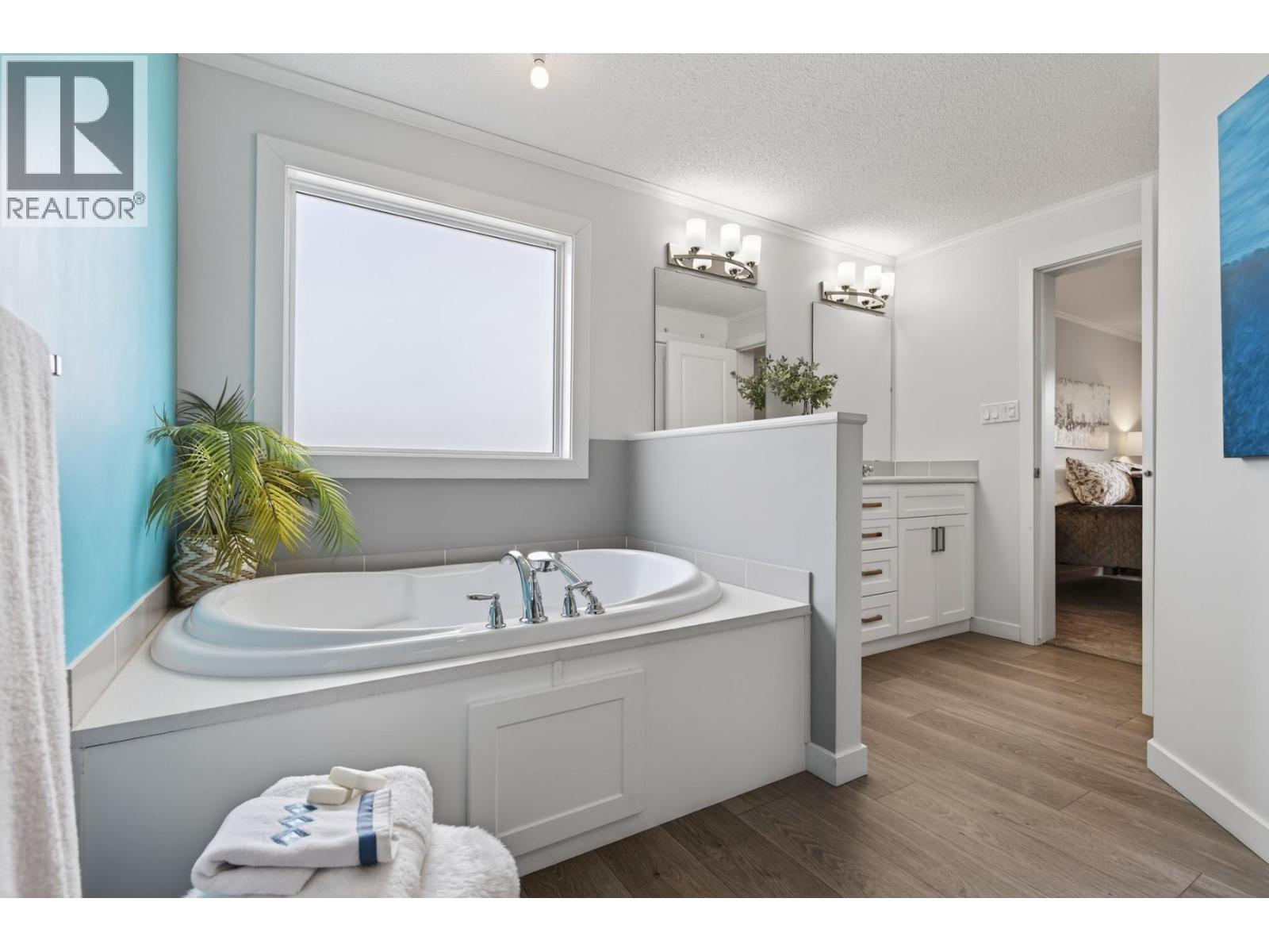 #121 5005 RIVER ROAD - 19