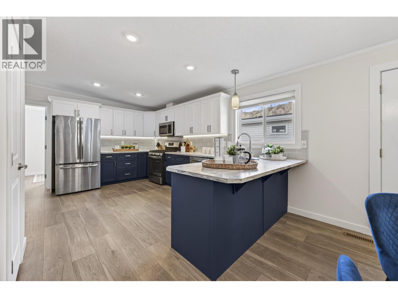 #121 5005 RIVER ROAD - 4