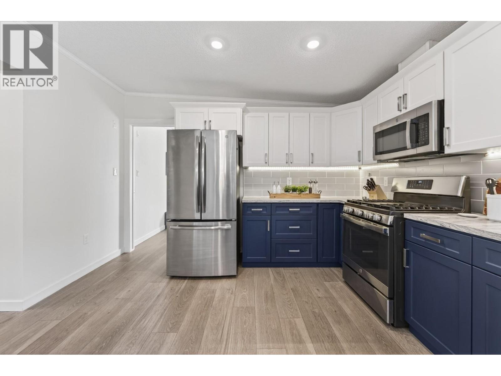 #121 5005 RIVER ROAD - 7