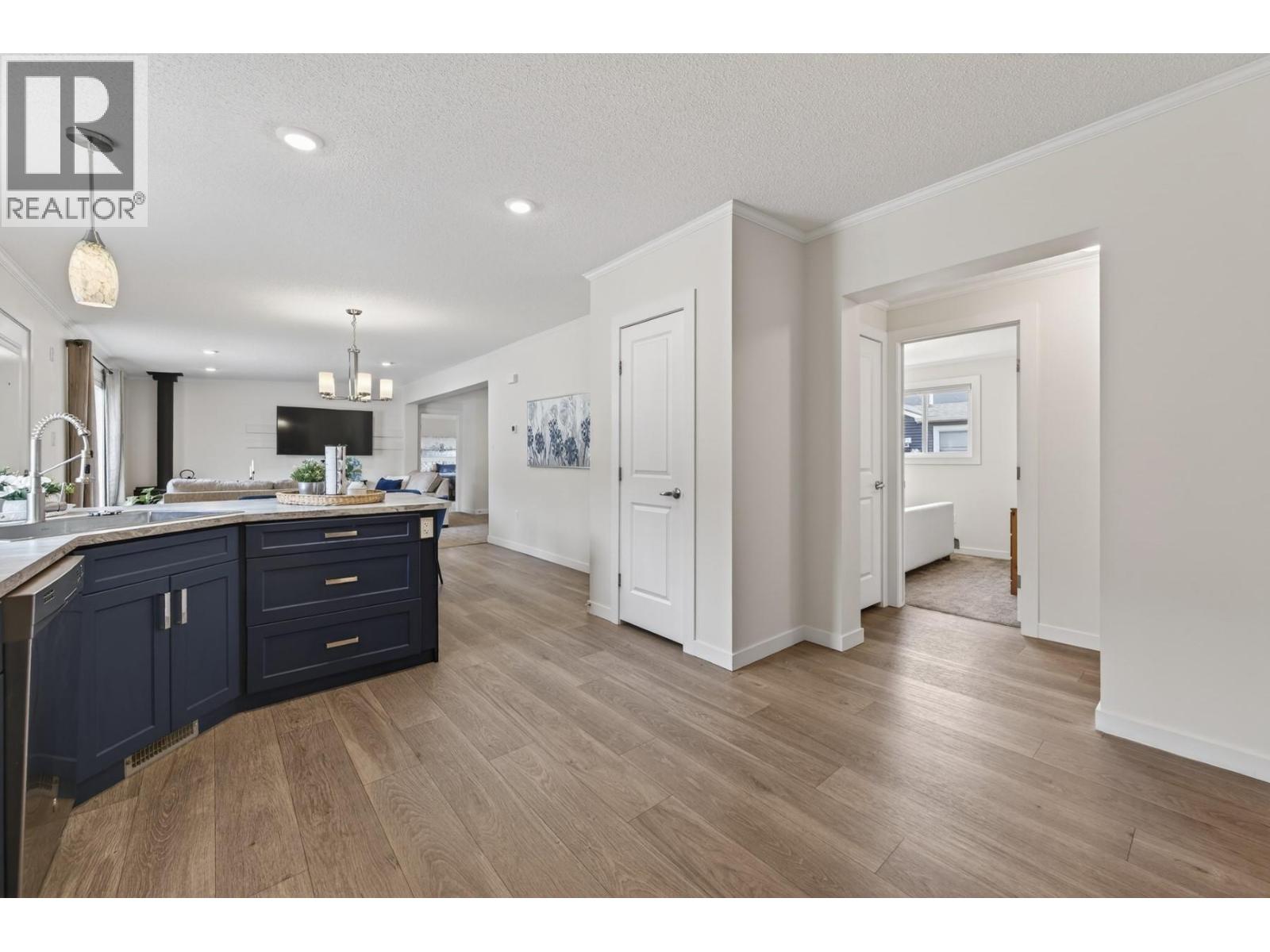 #121 5005 RIVER ROAD - 9