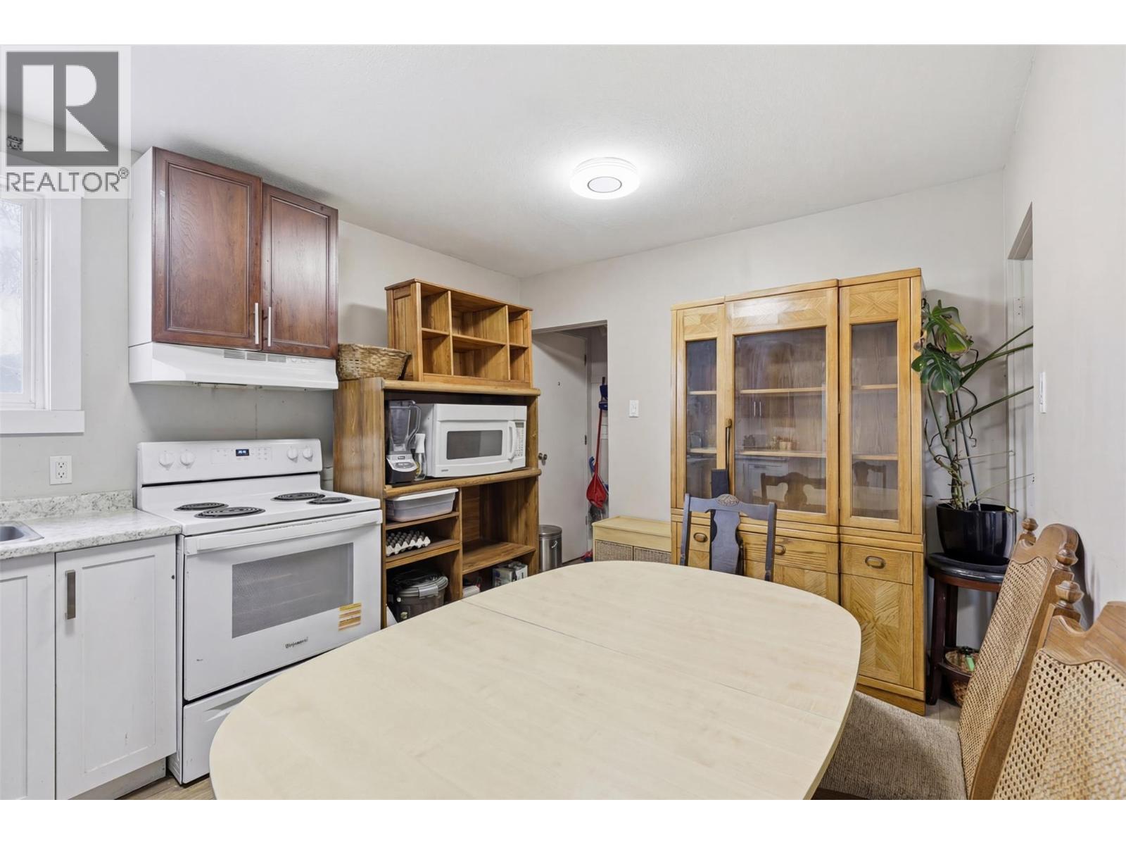 1331 Selkirk Avenue - 10