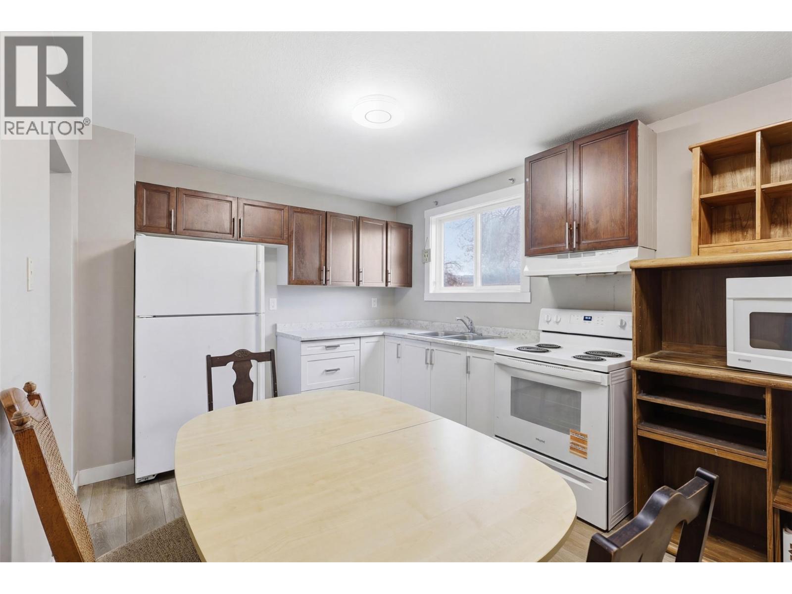 1331 SELKIRK AVENUE - 12