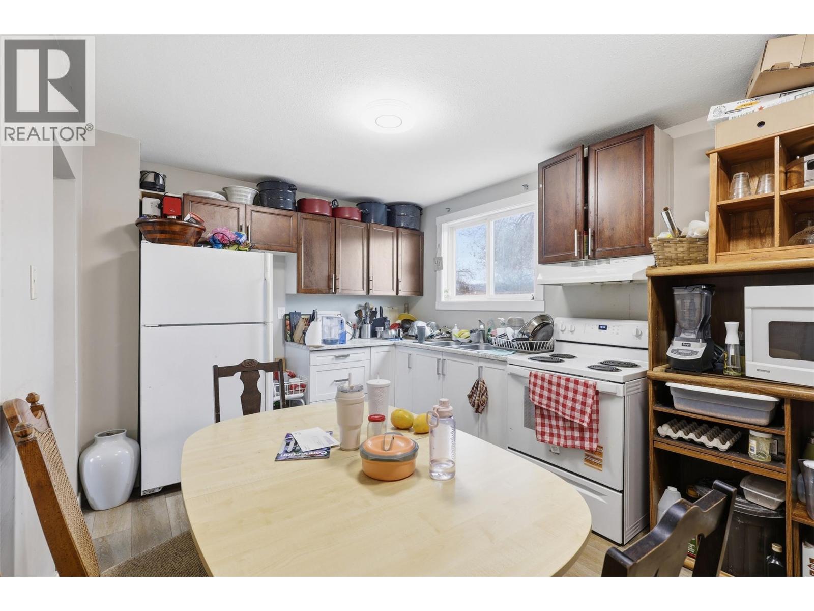 1331 Selkirk Avenue - 13
