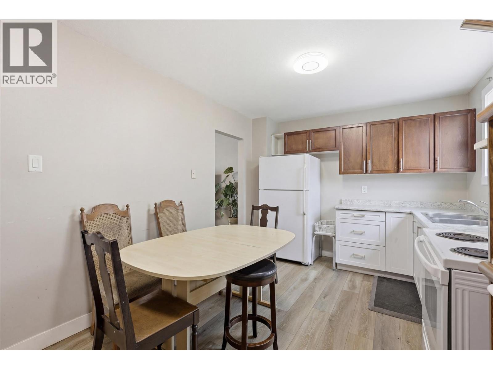 1331 Selkirk Avenue - 14