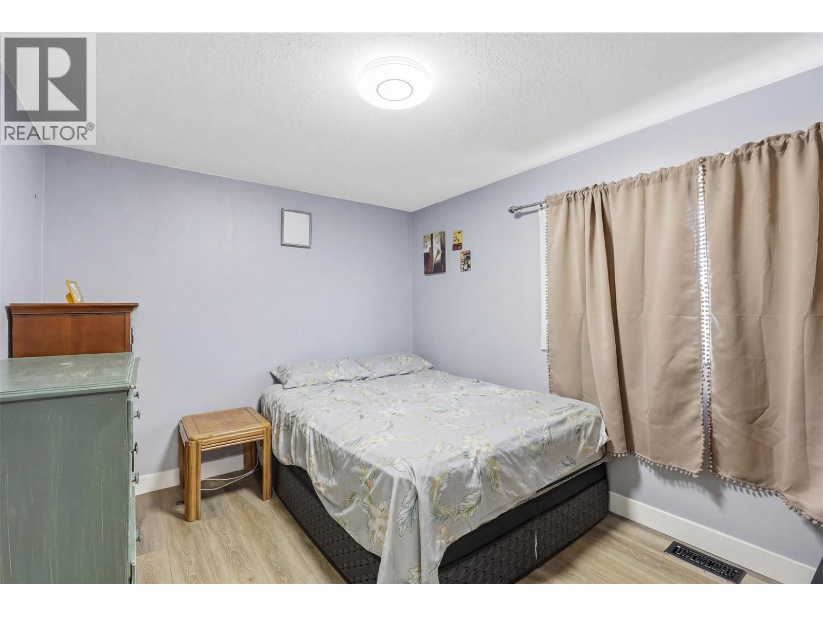 1331 Selkirk Avenue - 21