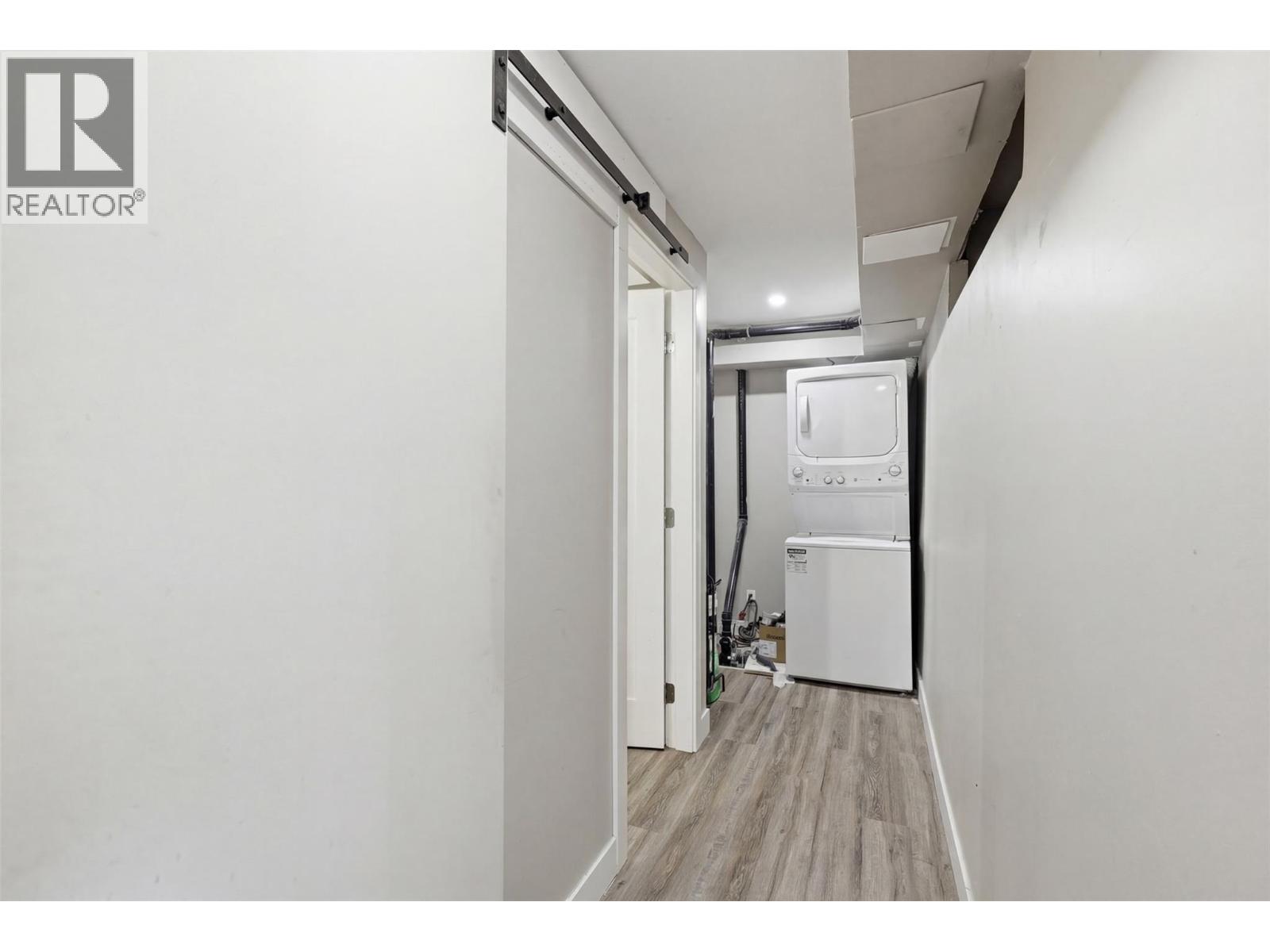 1331 Selkirk Avenue - 26
