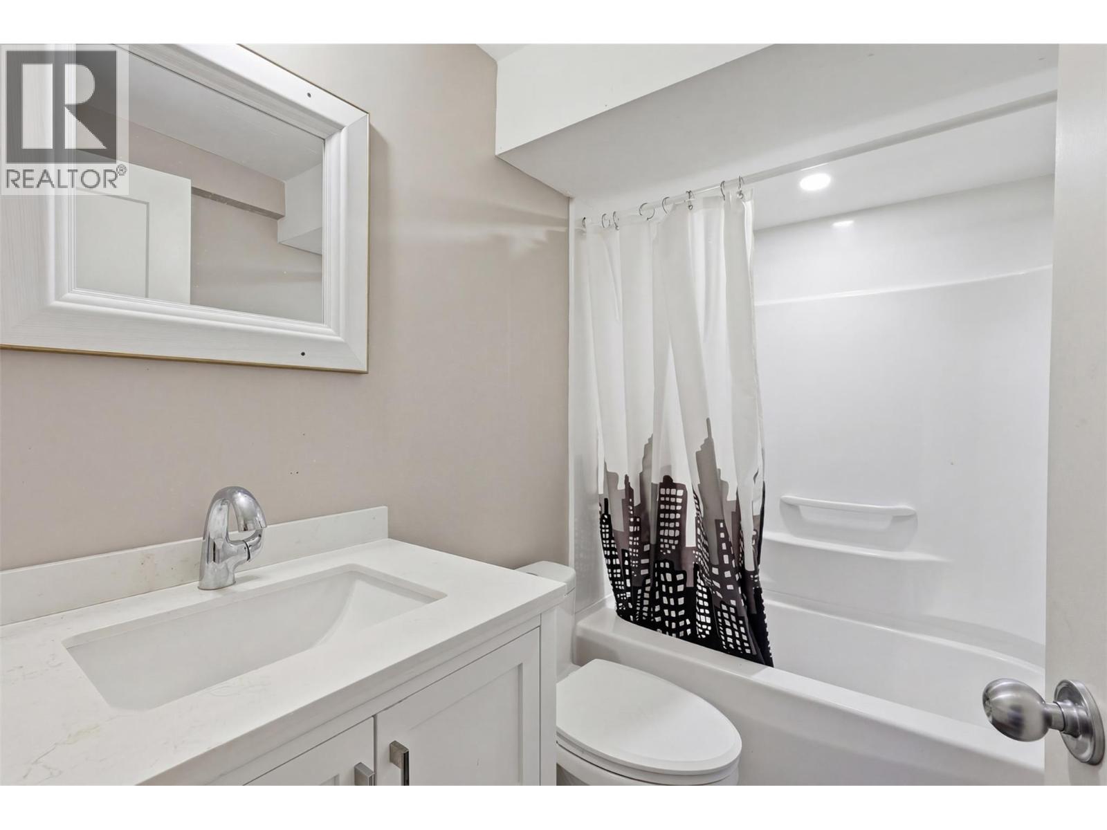 1331 Selkirk Avenue - 29
