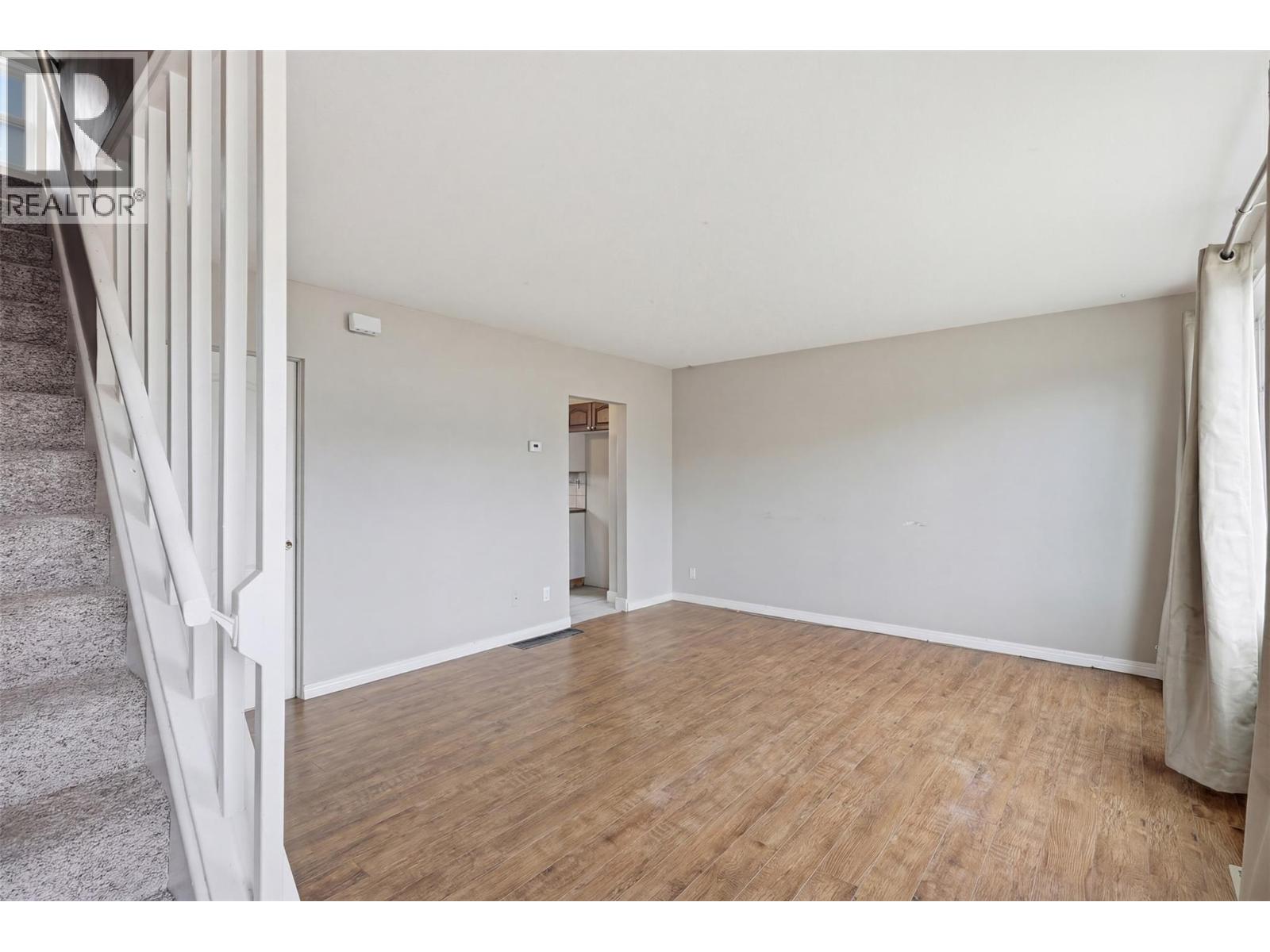 1331 Selkirk Avenue - 38