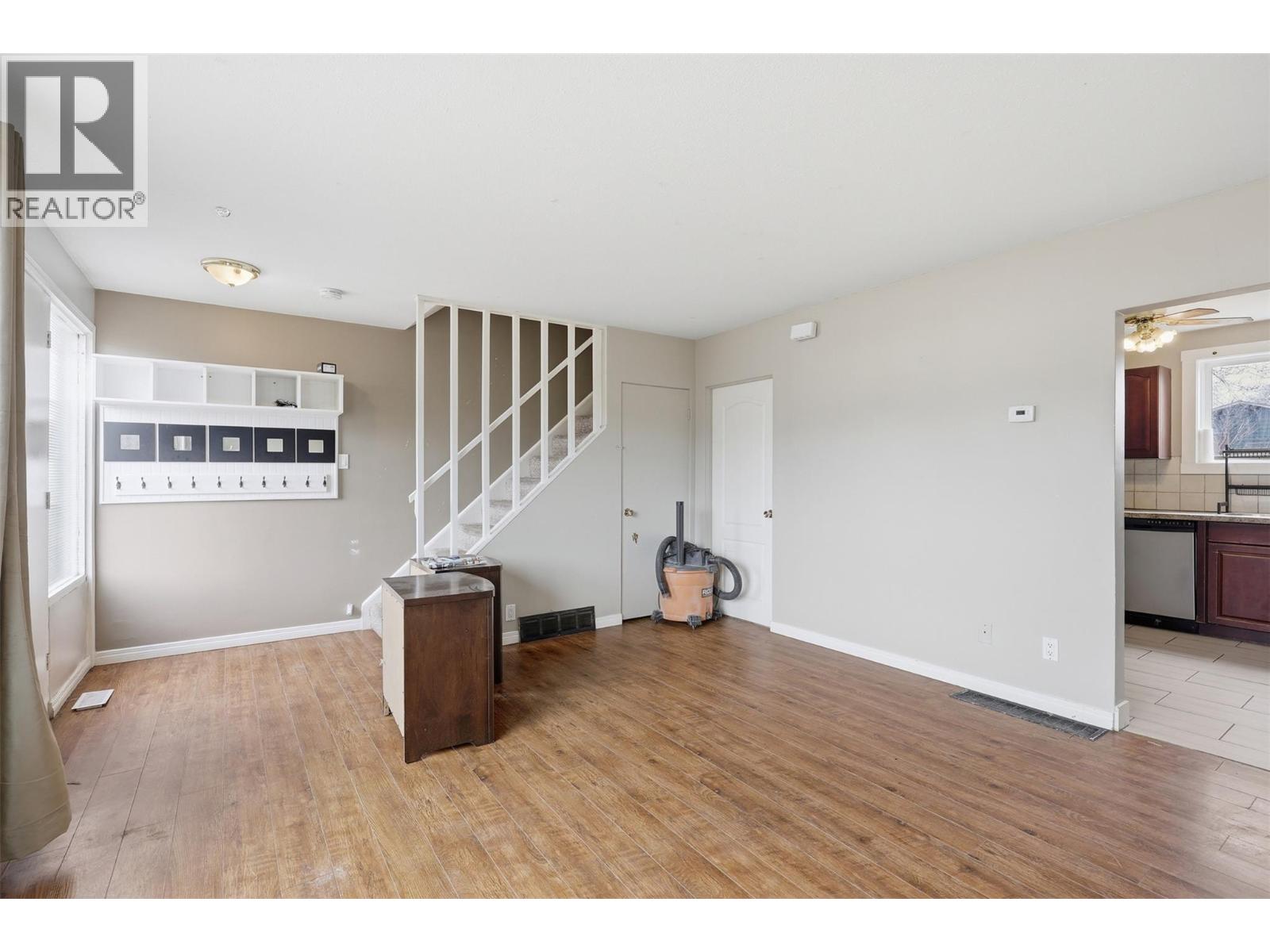 1331 Selkirk Avenue - 41