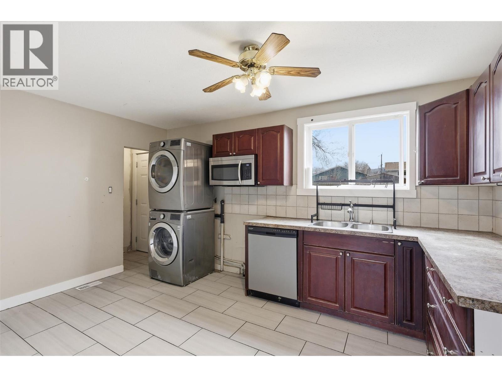 1331 Selkirk Avenue - 45
