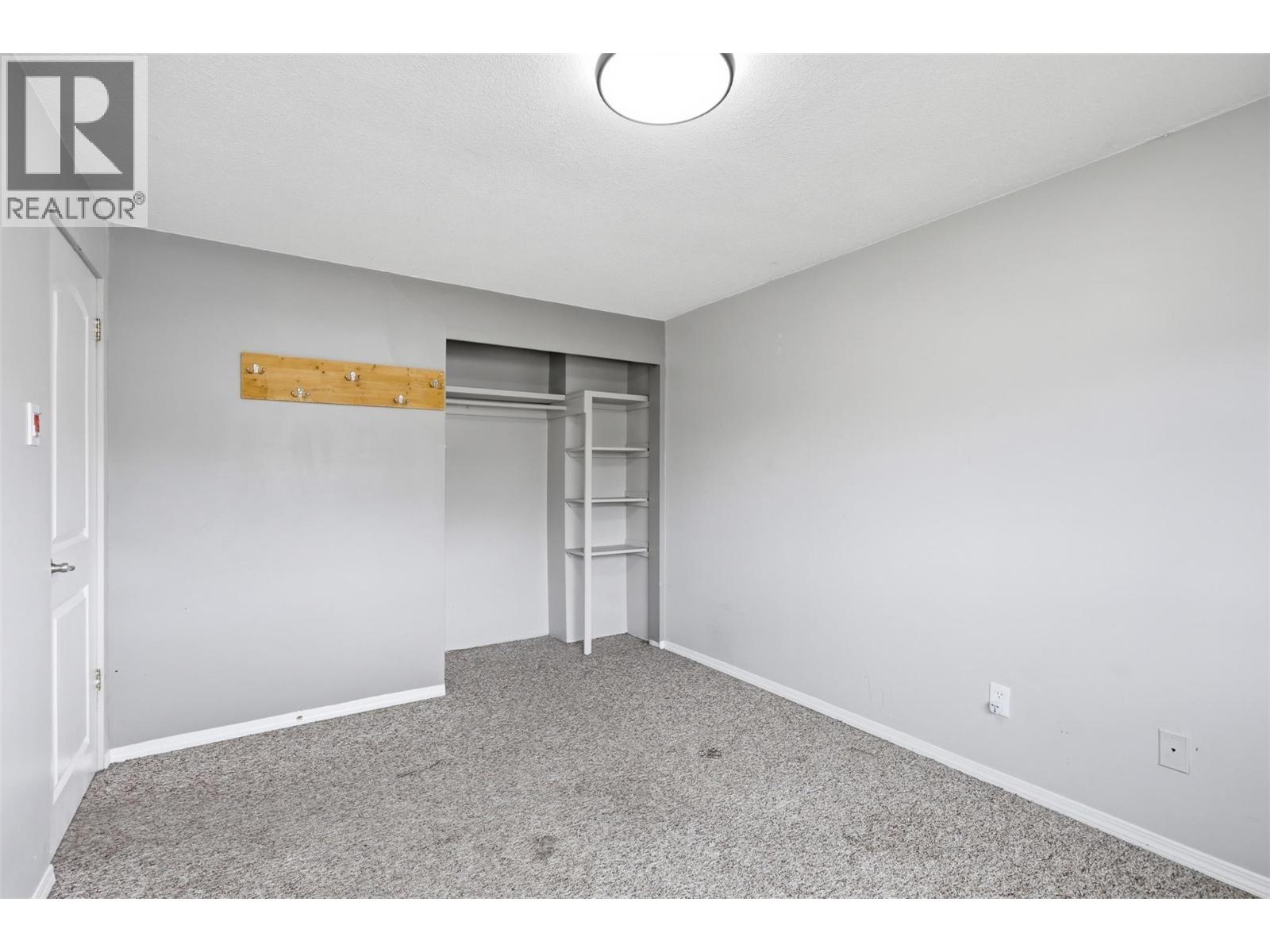 1331 Selkirk Avenue - 51