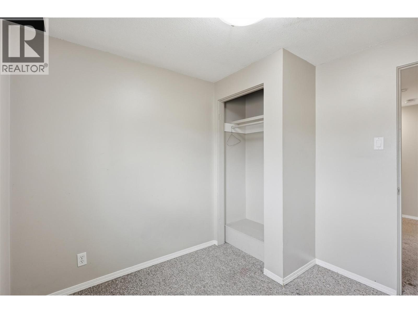 1331 Selkirk Avenue - 53