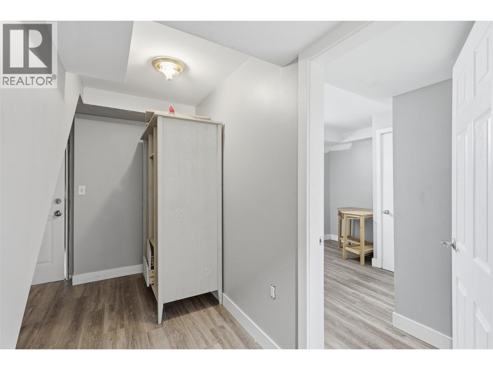 1331 Selkirk Avenue - 58