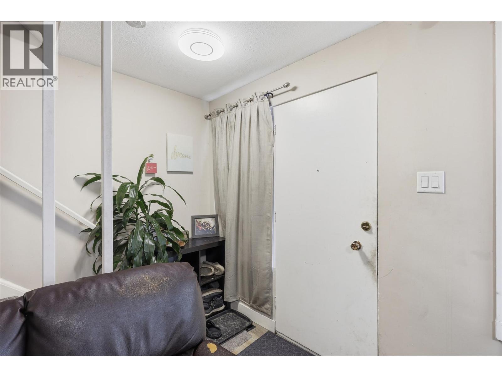 1331 Selkirk Avenue - 6