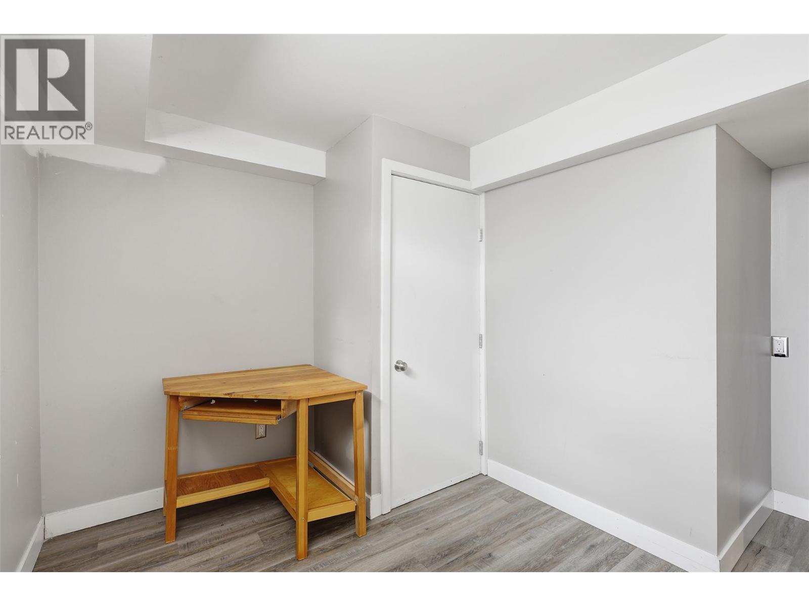 1331 SELKIRK AVENUE - 60