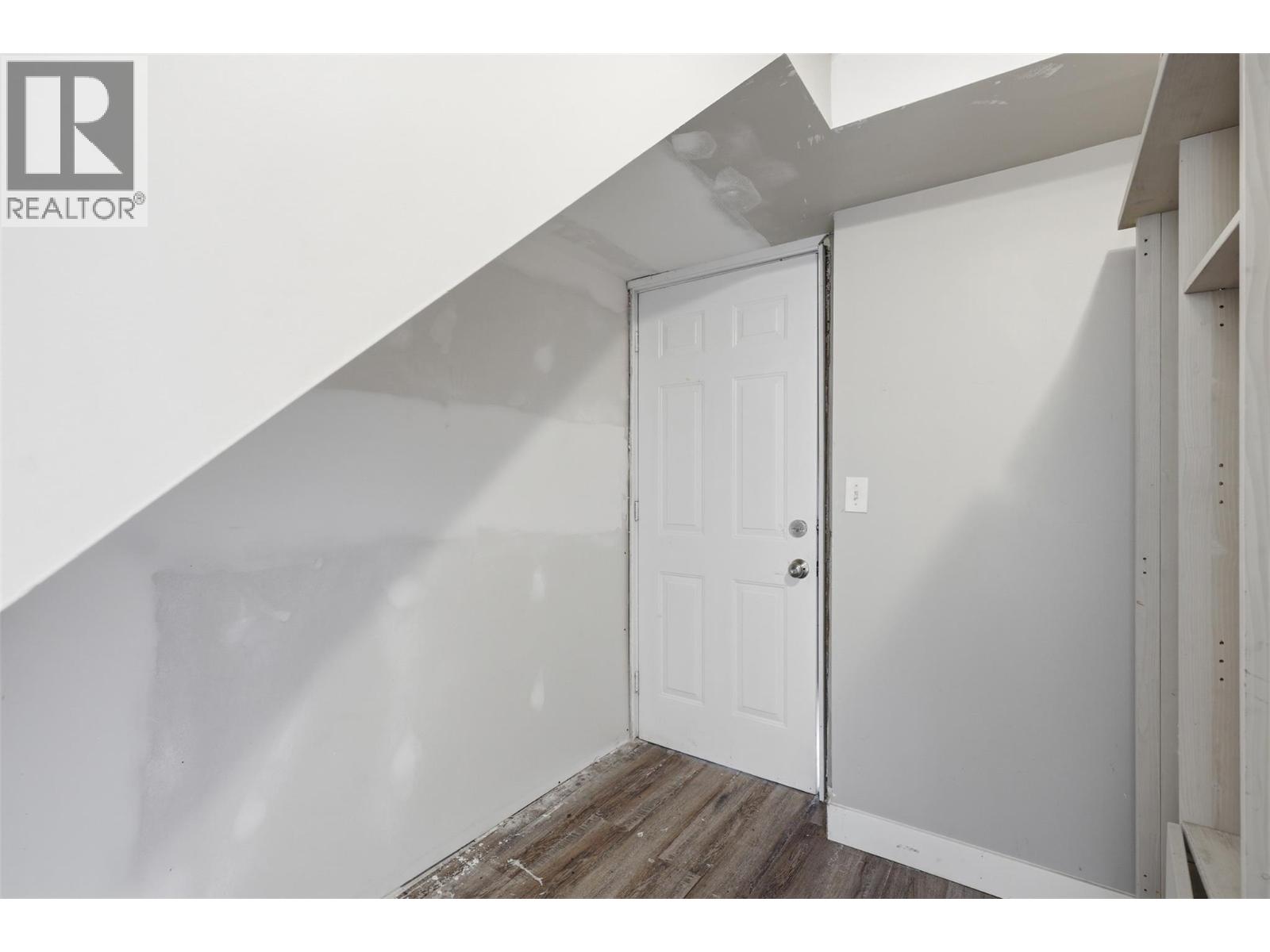 1331 Selkirk Avenue - 61