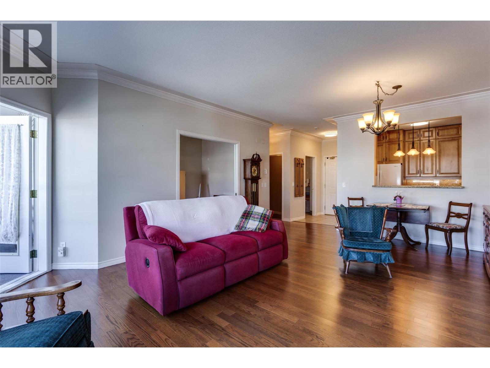 204 877 KLO Road, Kelowna