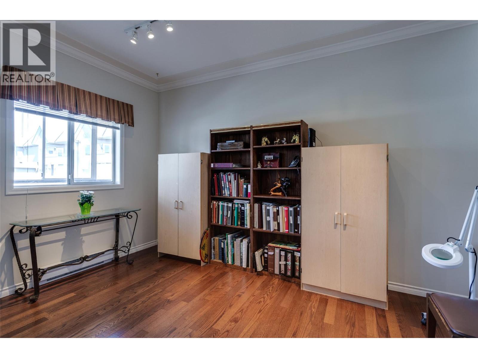 204 877 KLO Road, Kelowna