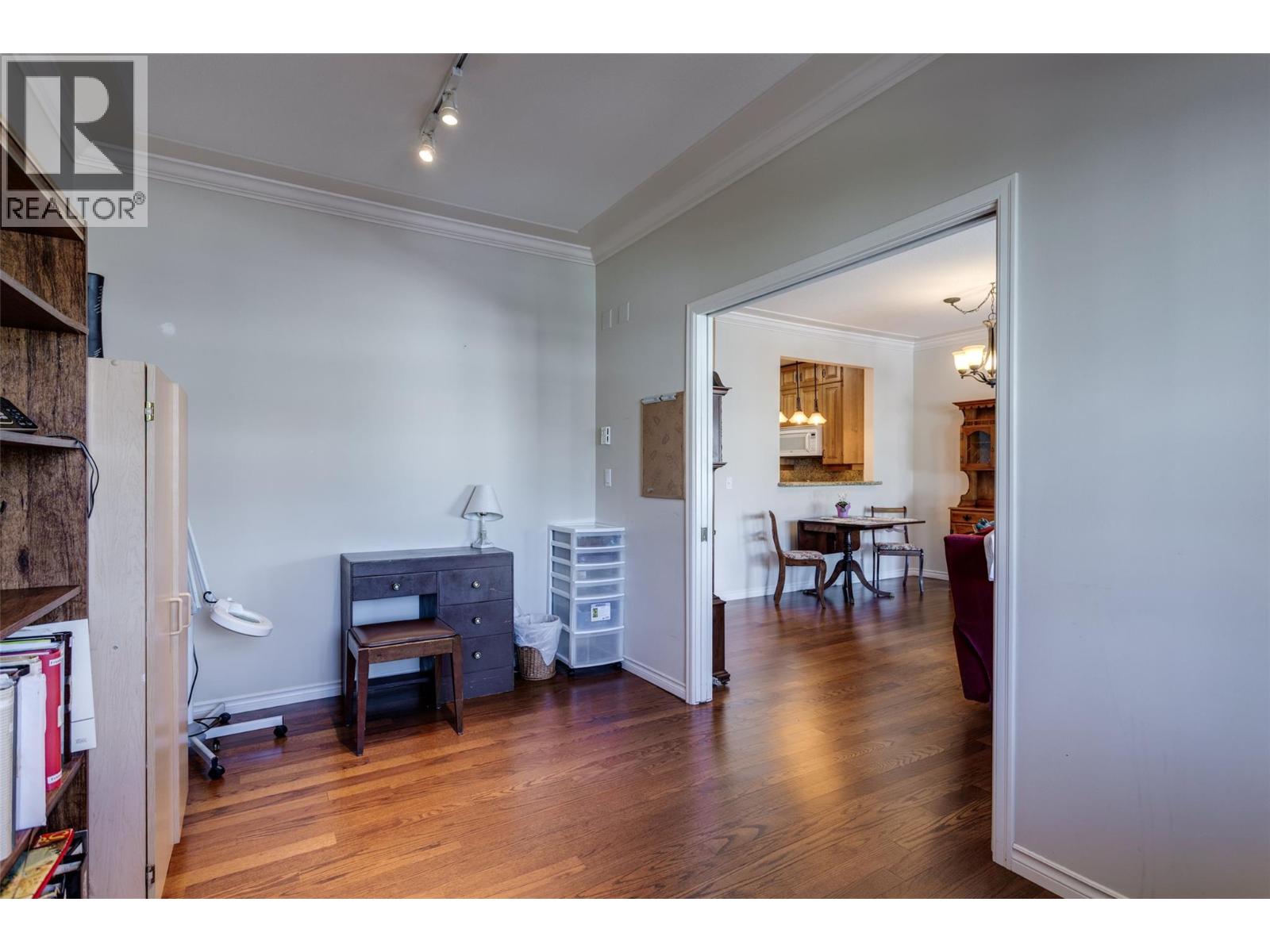 204 877 KLO Road, Kelowna