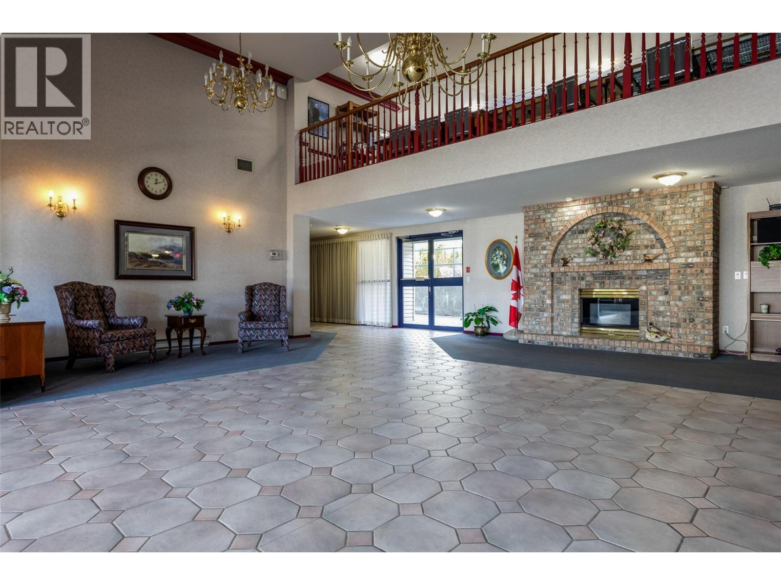 204 877 KLO Road, Kelowna