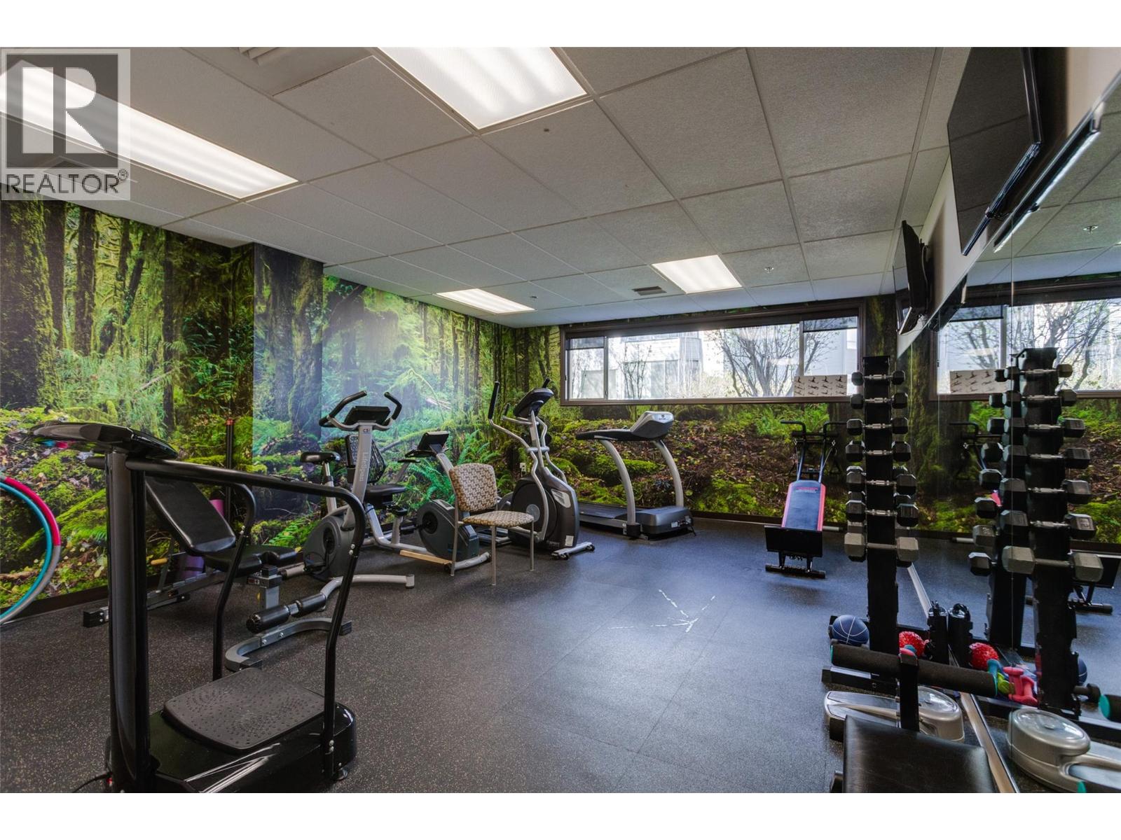 204 877 KLO Road, Kelowna