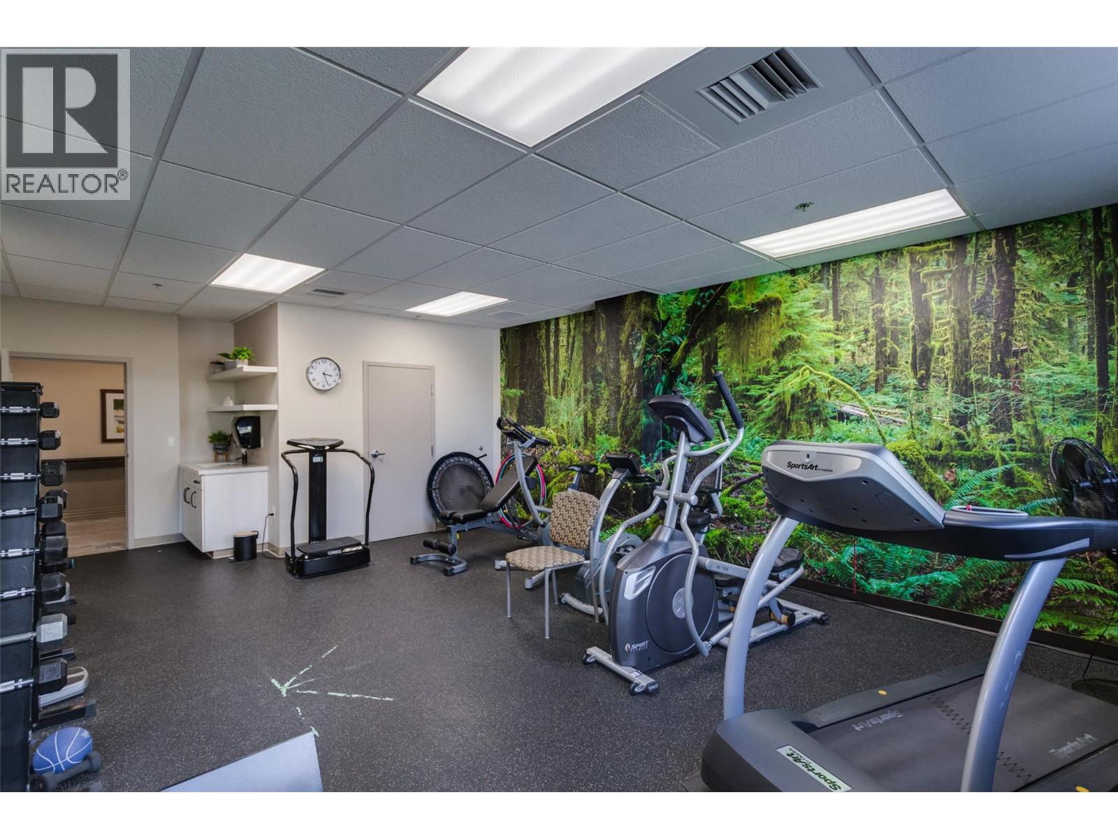 204 877 KLO Road, Kelowna