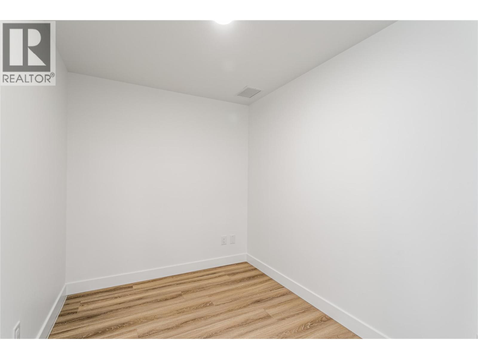 #206 2760 OLALLA ROAD - 25