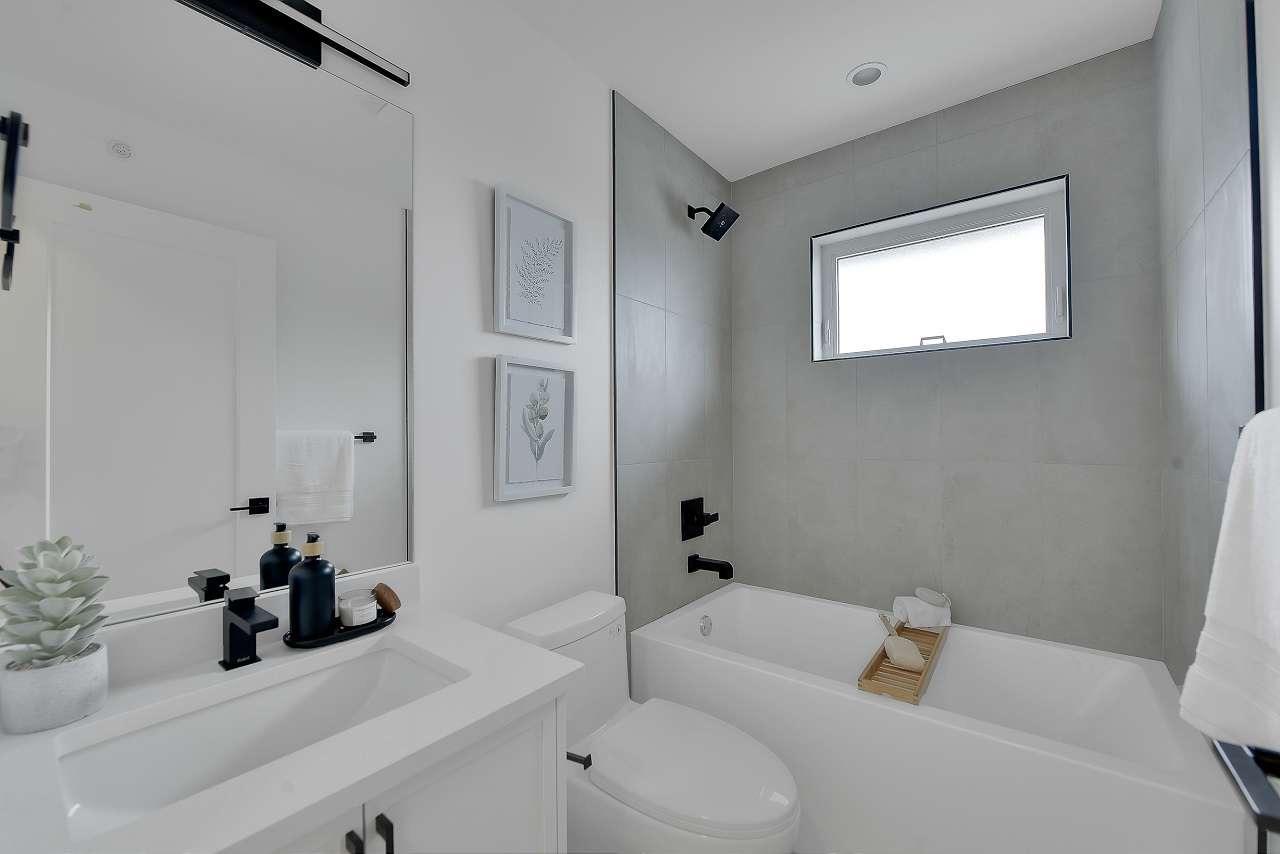 8 7540 BRISKHAM STREET, Mission