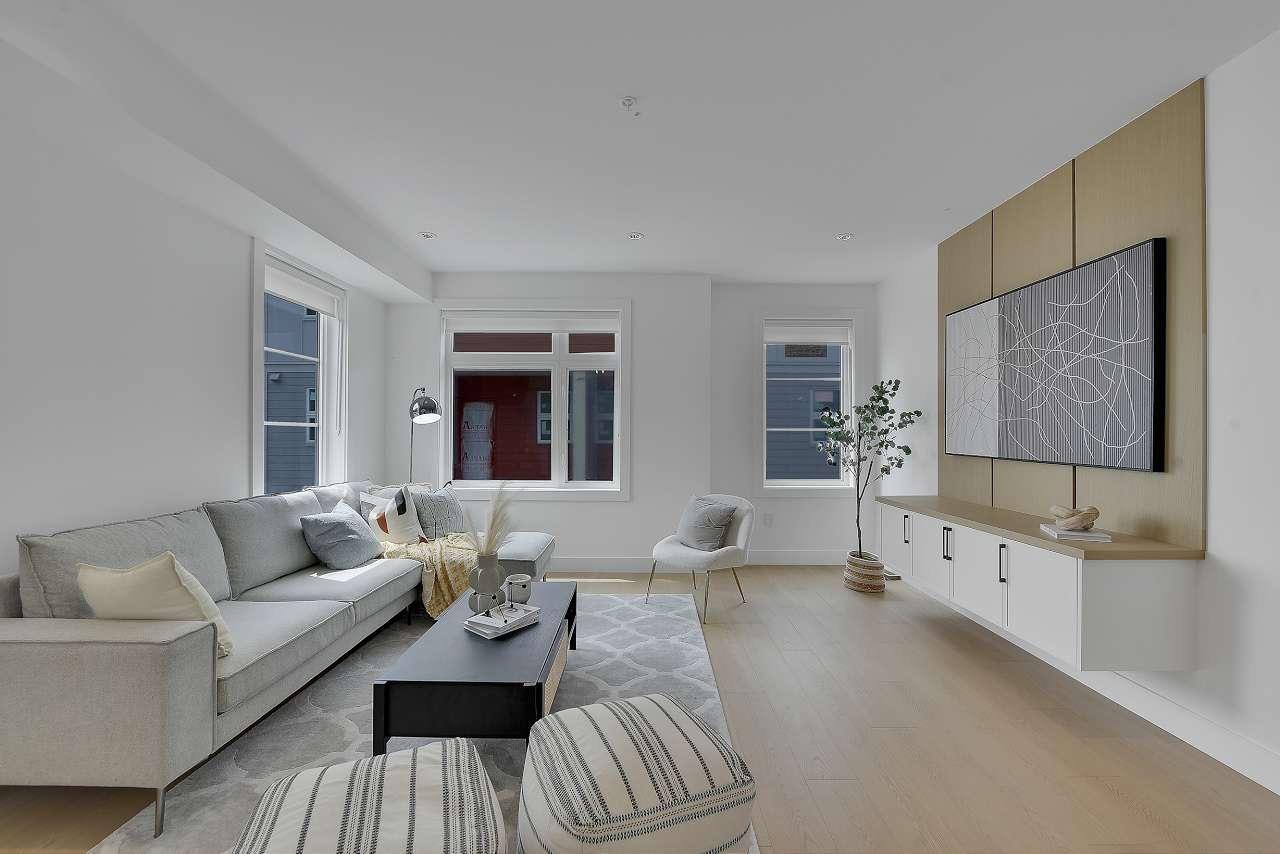 8 7540 BRISKHAM STREET, Mission