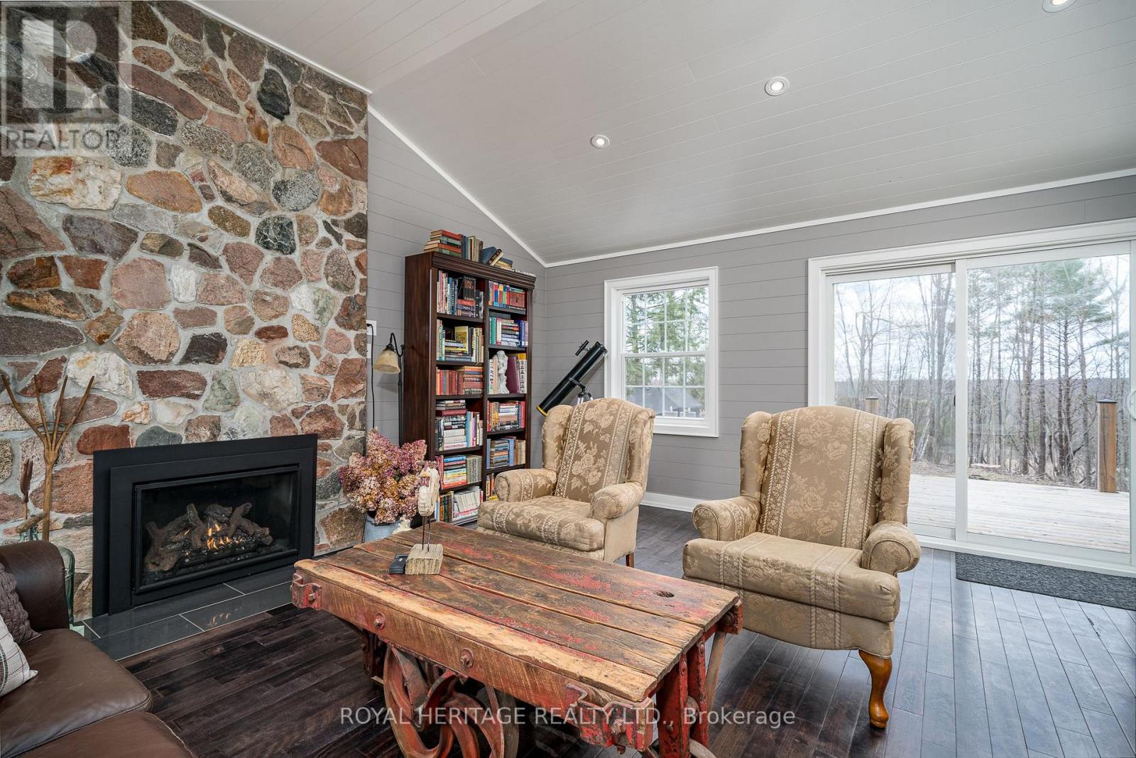 699 COOPER ROAD - 11