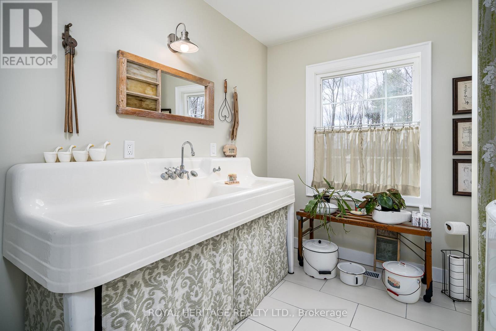 699 COOPER ROAD - 15