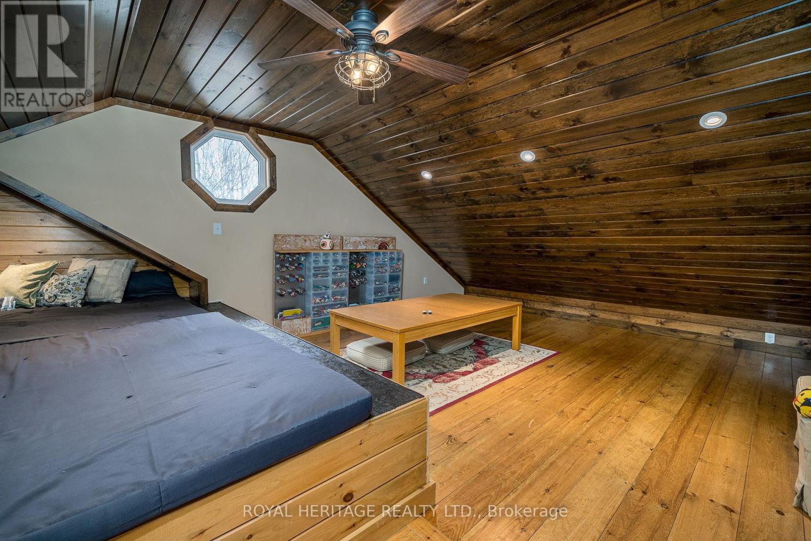 699 COOPER ROAD - 27
