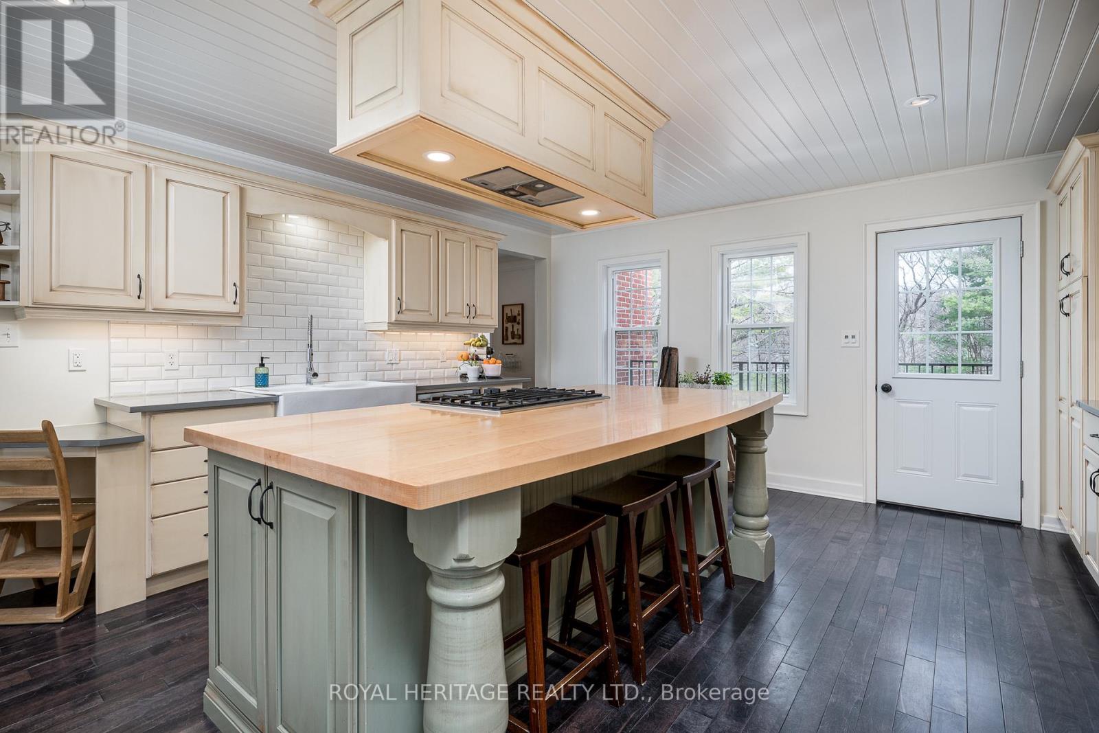 699 COOPER ROAD - 4