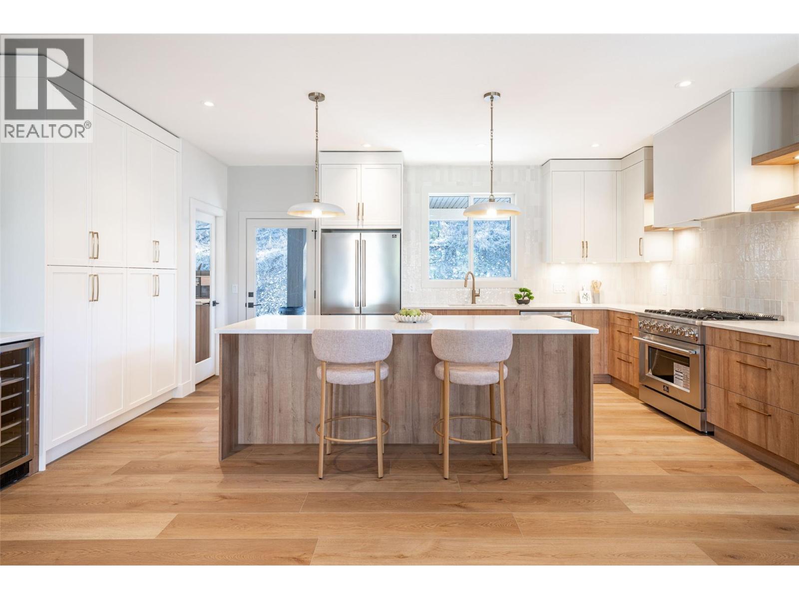 2079 CORTINA DRIVE - 11